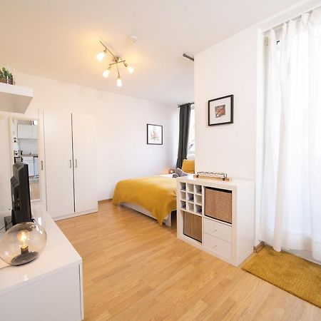 Studio Shiny - Zentral Mit Balkon - Messe - Kueche Neuss Εξωτερικό φωτογραφία