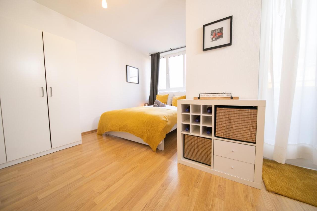 Studio Shiny - Zentral Mit Balkon - Messe - Kueche Neuss Εξωτερικό φωτογραφία