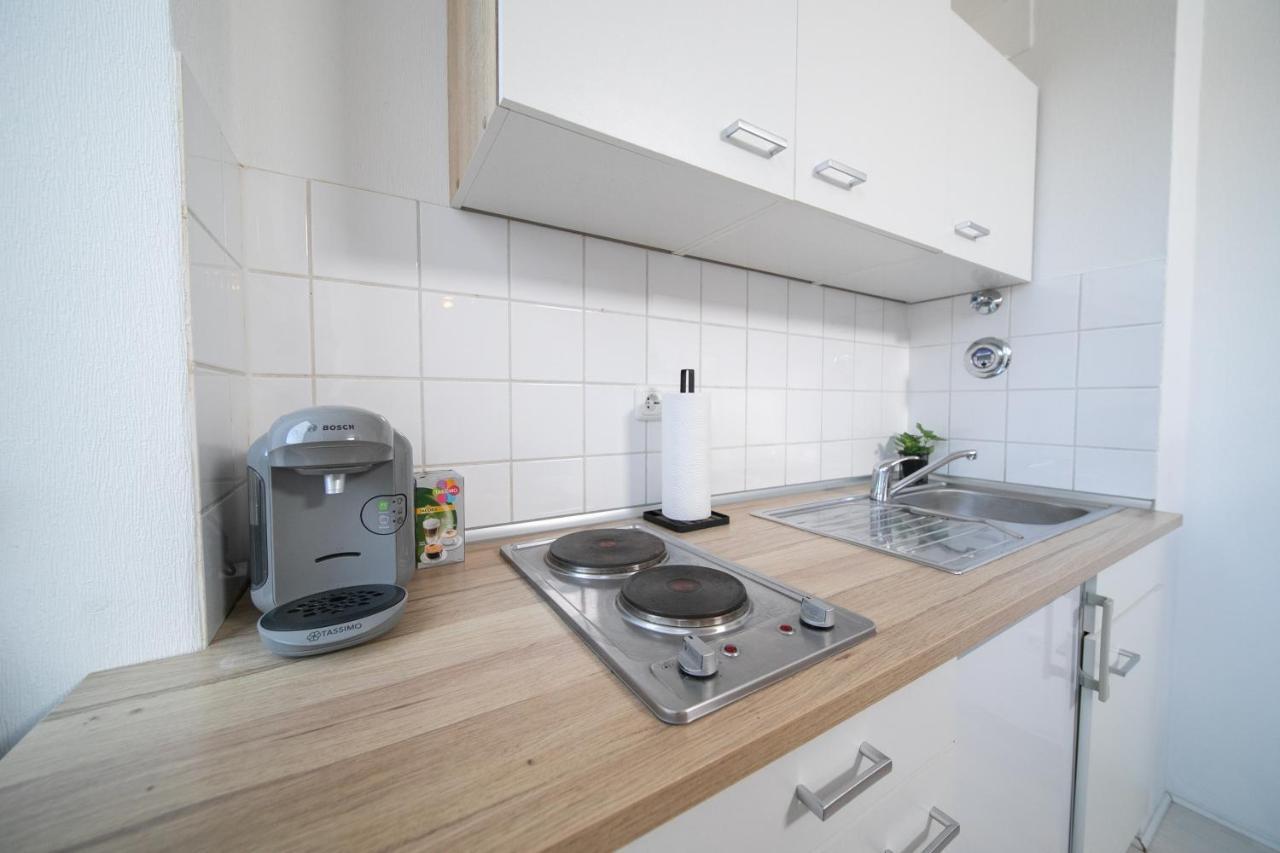Studio Shiny - Zentral Mit Balkon - Messe - Kueche Neuss Εξωτερικό φωτογραφία